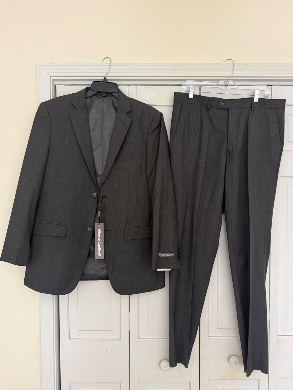 Alberto Cardinali Dark gray suit men’s size 42R 36W
